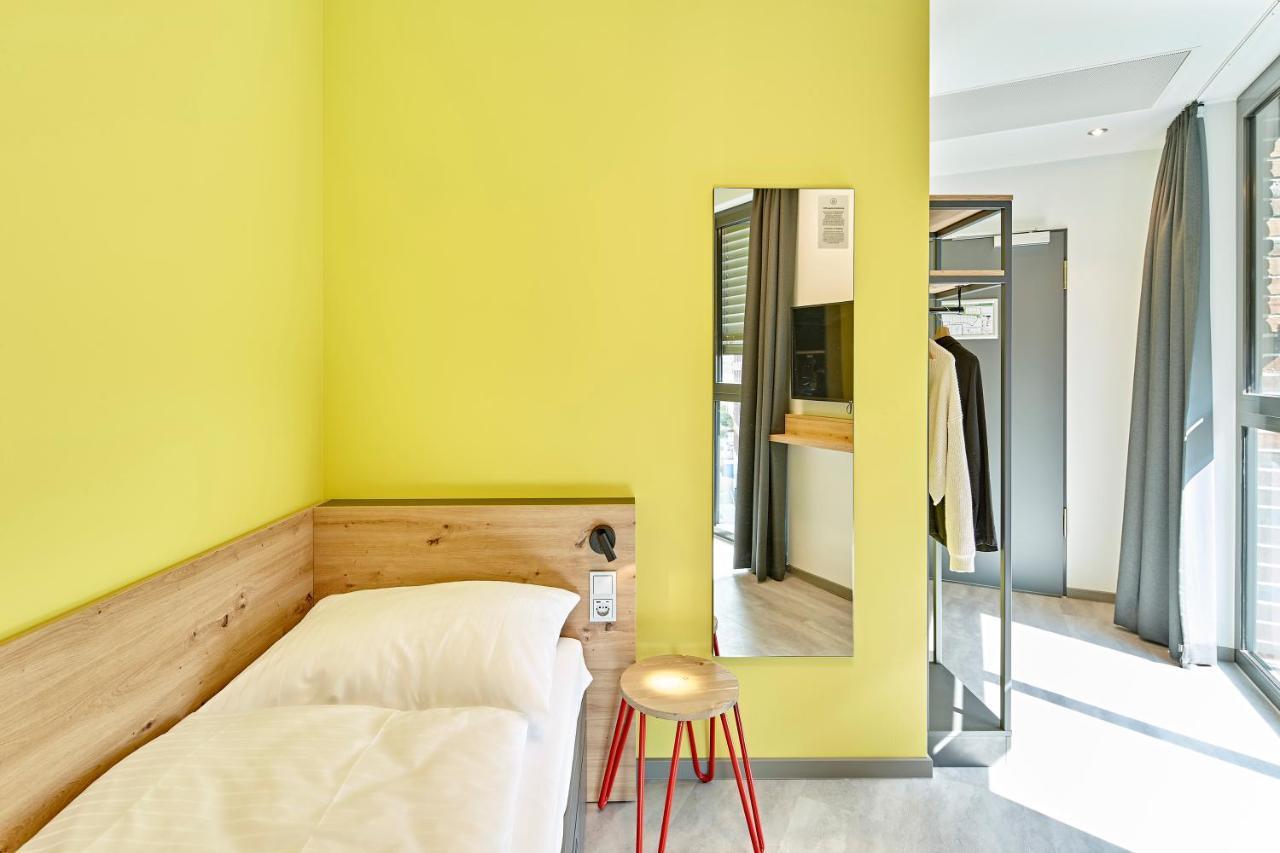Meininger Hotel Koeln West エクステリア 写真