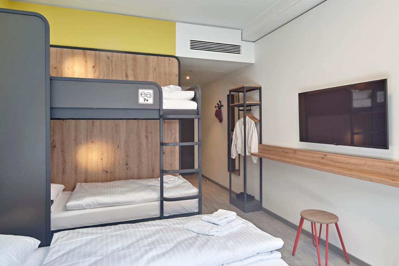 Meininger Hotel Koeln West エクステリア 写真