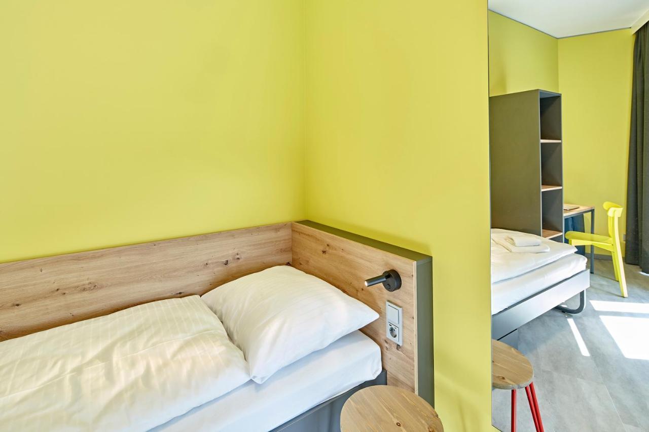 Meininger Hotel Koeln West エクステリア 写真